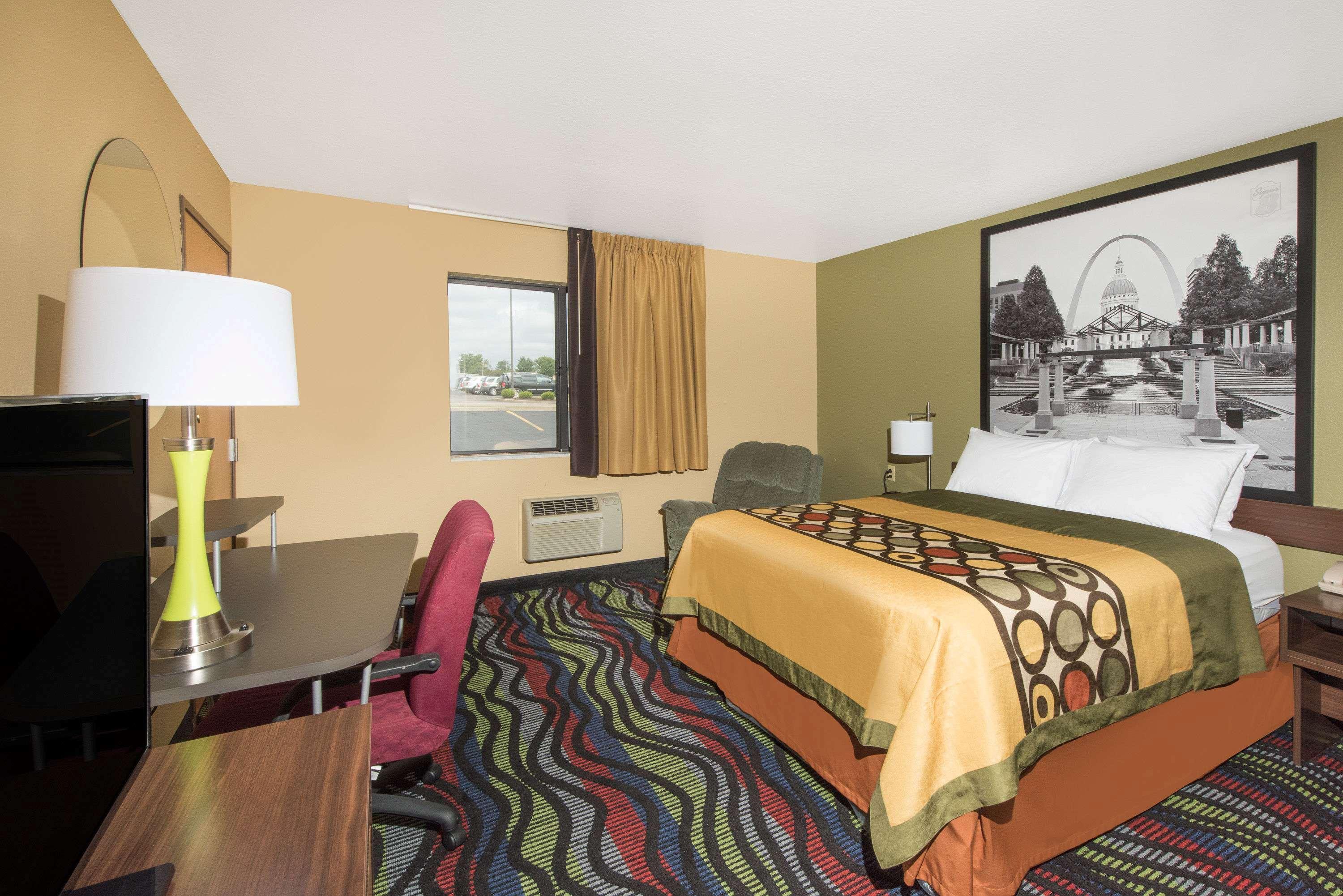 Super 8 By Wyndham Farmington Hotel Exterior photo