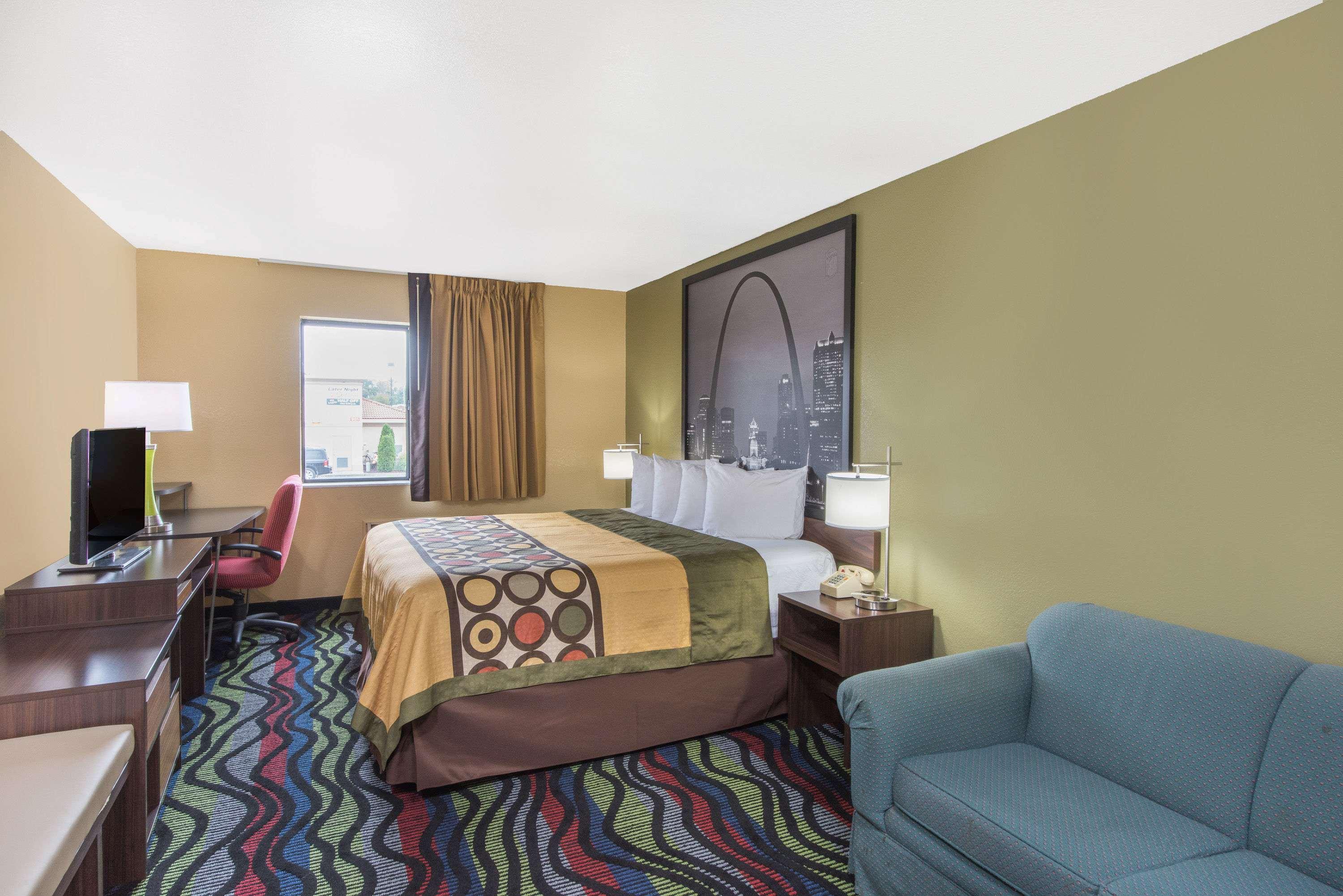 Super 8 By Wyndham Farmington Hotel Exterior photo