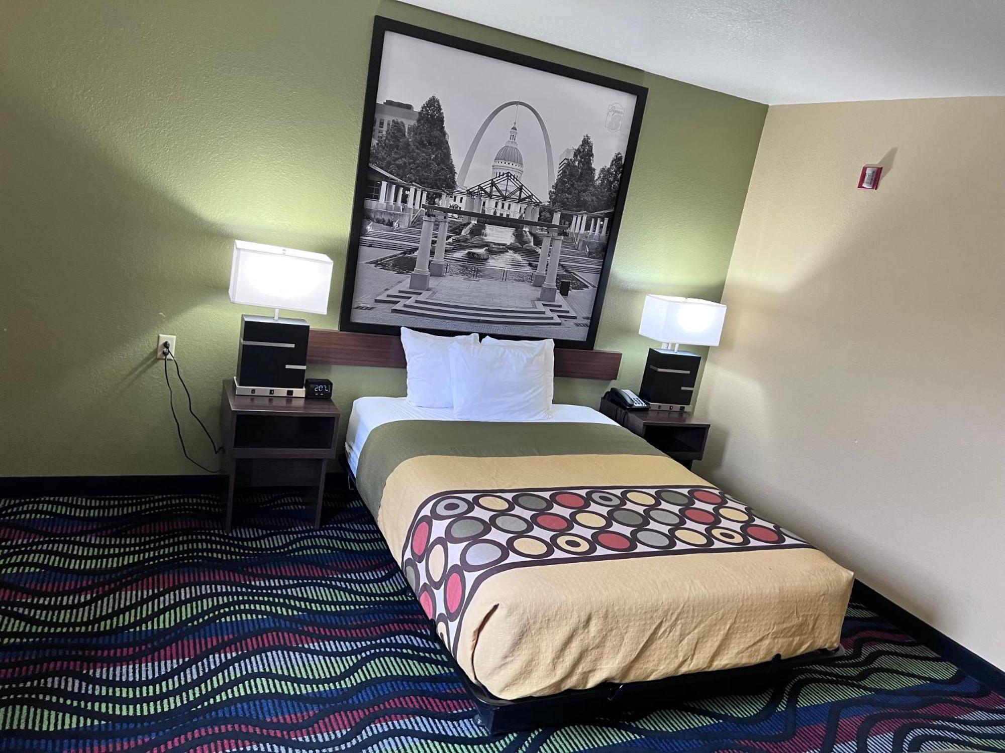 Super 8 By Wyndham Farmington Hotel Exterior photo